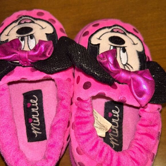 Disney Minnie Mouse slippers girls size 7/8’ - Picture 3 of 3